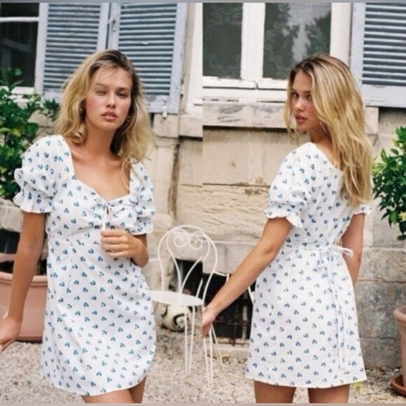 With Jean Juliette White Floral Mini
Dress M - Picture 4 of 6